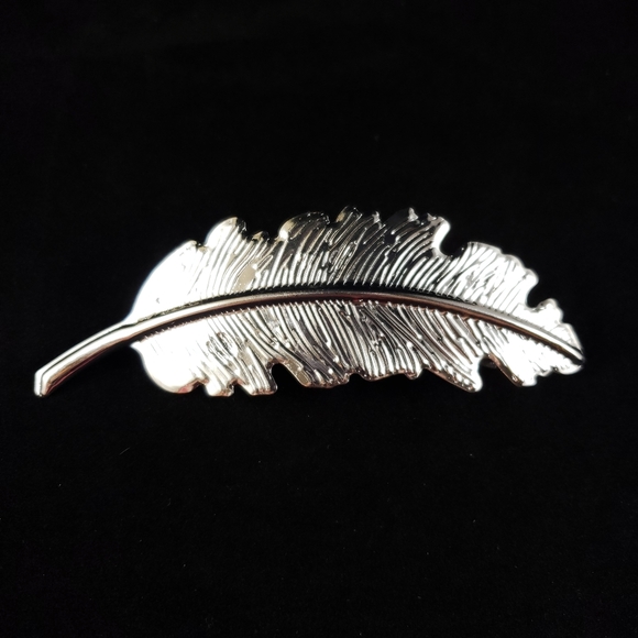 Feather Hair Barrette - Picture 2 of 4